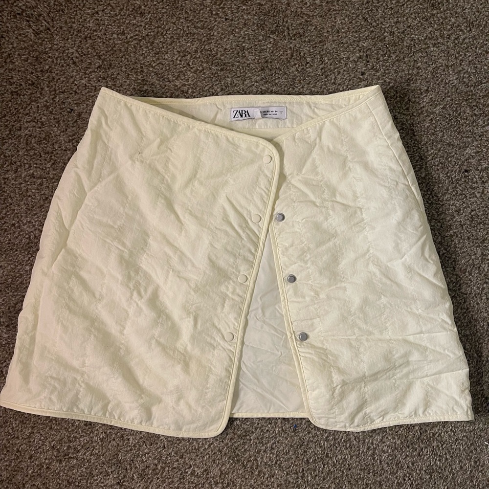 Zara Cream Button Up Puffer Skirt
